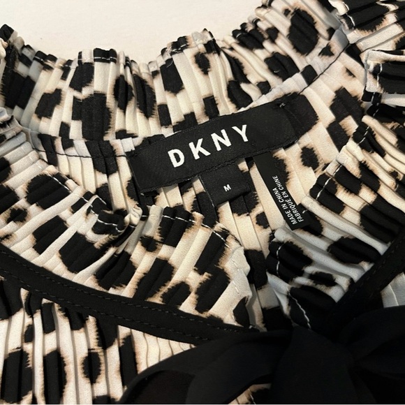 DKNY pleated sleeveless blouse - Picture 2 of 3